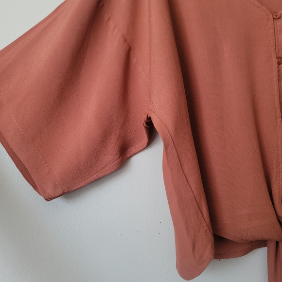 Forever 21 V-neck Tie Knot Casual Blouse Size Medium - Picture 5 of 8